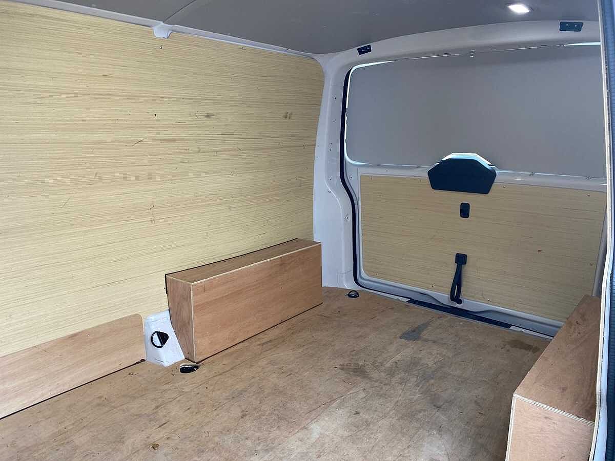 Volkswagen Transporter 2.0TDI 110ps T28 Highline BMT SWB PV